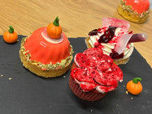 Lade das Bild in den Galerie-Viewer, Halloween Törtchen Trio