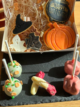 Lade das Bild in den Galerie-Viewer, Halloween Box