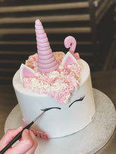Lade das Bild in den Galerie-Viewer, Einhorntorte ,,Rosa"