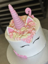 Lade das Bild in den Galerie-Viewer, Einhorntorte ,,Rosa"