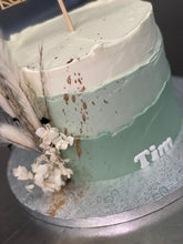Lade das Bild in den Galerie-Viewer, Torte ,,Sweet Dream" mit Topper zu kirchlichen Anlässen
