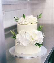 Lade das Bild in den Galerie-Viewer, Torte "White Dream"
