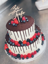 Lade das Bild in den Galerie-Viewer, Naked Cake ,,Berry" zu kirchlichen Anlässen
