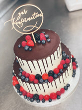 Lade das Bild in den Galerie-Viewer, Naked Cake ,,Berry" zu kirchlichen Anlässen
