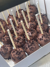 Lade das Bild in den Galerie-Viewer, Cake Pops „Poppin“ (20 Stk.)
