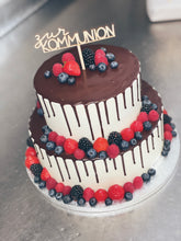 Lade das Bild in den Galerie-Viewer, Naked Cake ,,Berry" zu kirchlichen Anlässen
